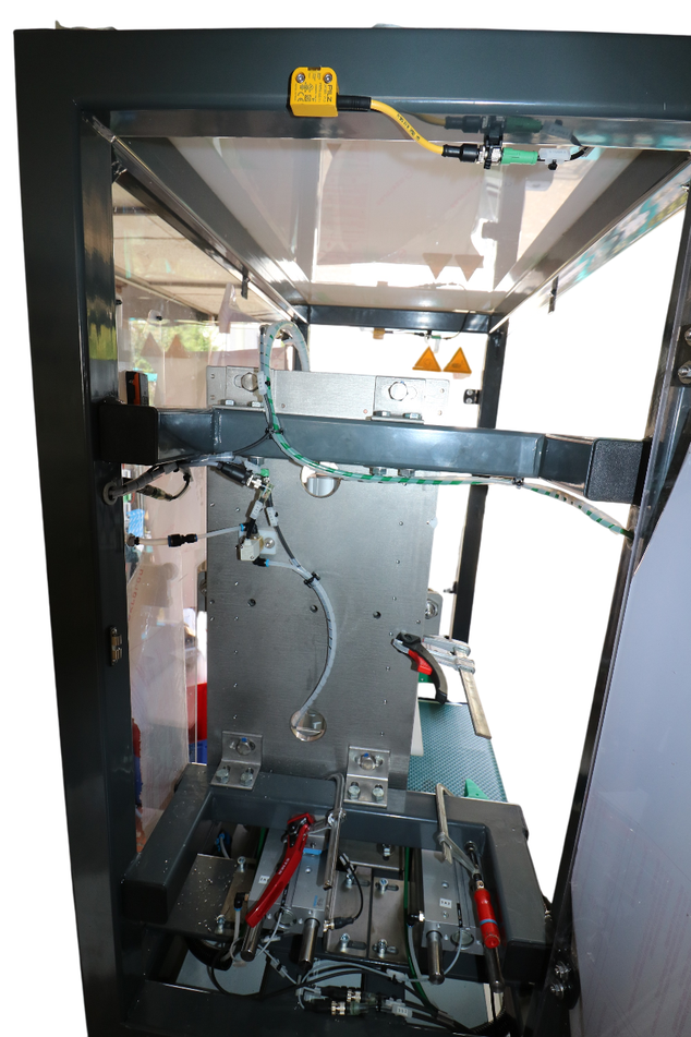 Montagearbeitsplatz mit Werkzeugen