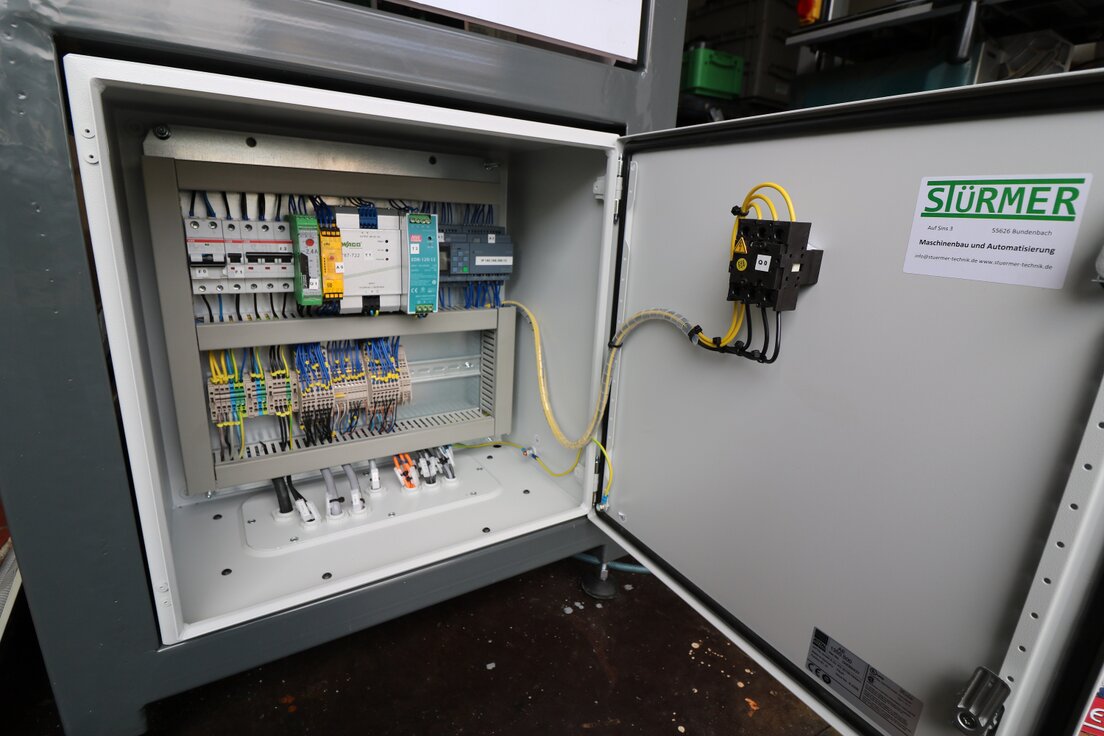 Not-Halt-Taster an Maschine